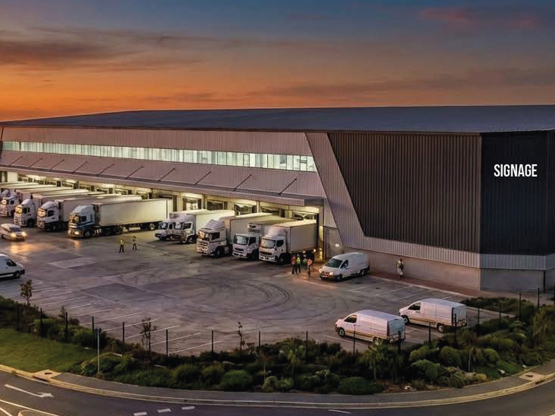SKYHAWK CLOSE - AIRPORT INDUSTRIA  - 3825m2 X 2 - Photo 1