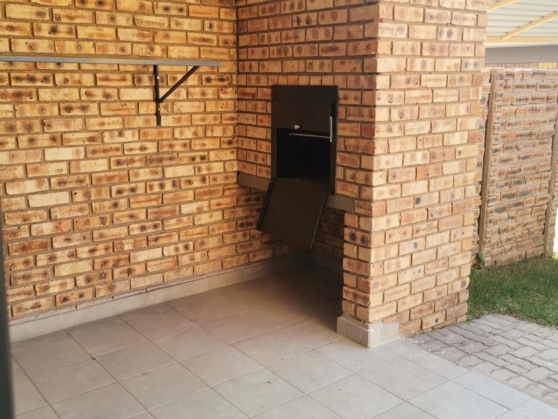 2Bed - Ground Floor Apartment - Photo 9