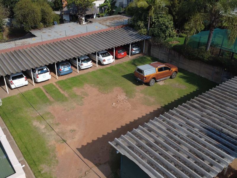 Exceptional Accommodation Investment – Walking Distance to Steve Biko Hospital & UP Medical Campus - Photo 6
