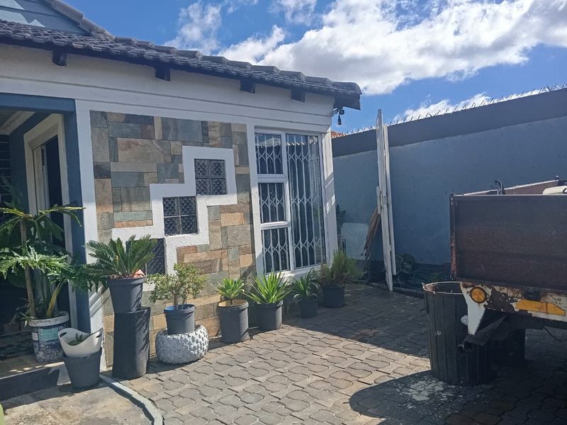 Family Home for sale - Photo 2