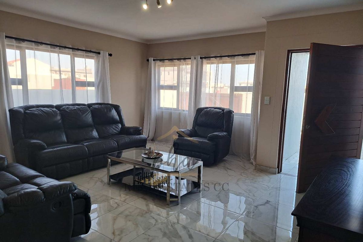 Spacious 4 bedr Family home situated near the lagoon in Meersig, Walvis Bay selling for N$2 615 000.00 - Photo 4