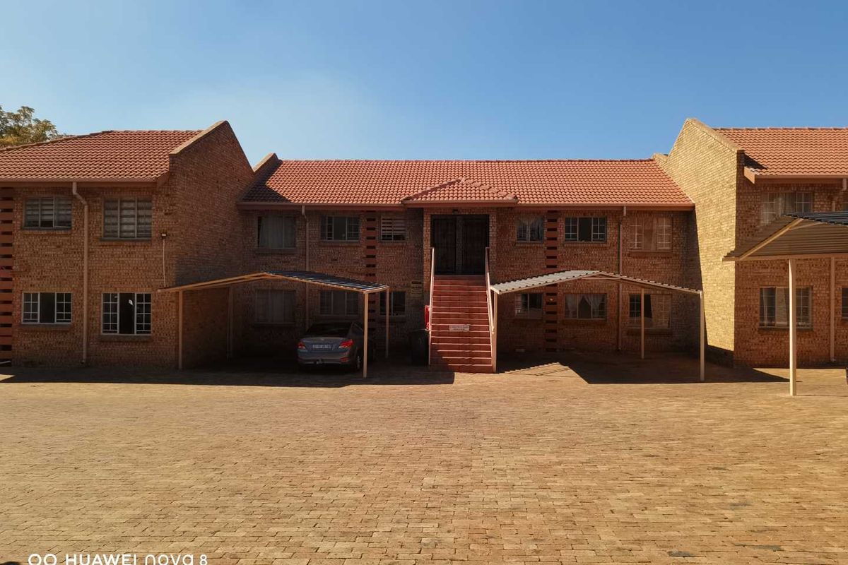 Your Perfect First Floor Home with Modern Amenities - Photo 3