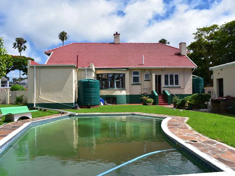 Sought after address! - Photo 5