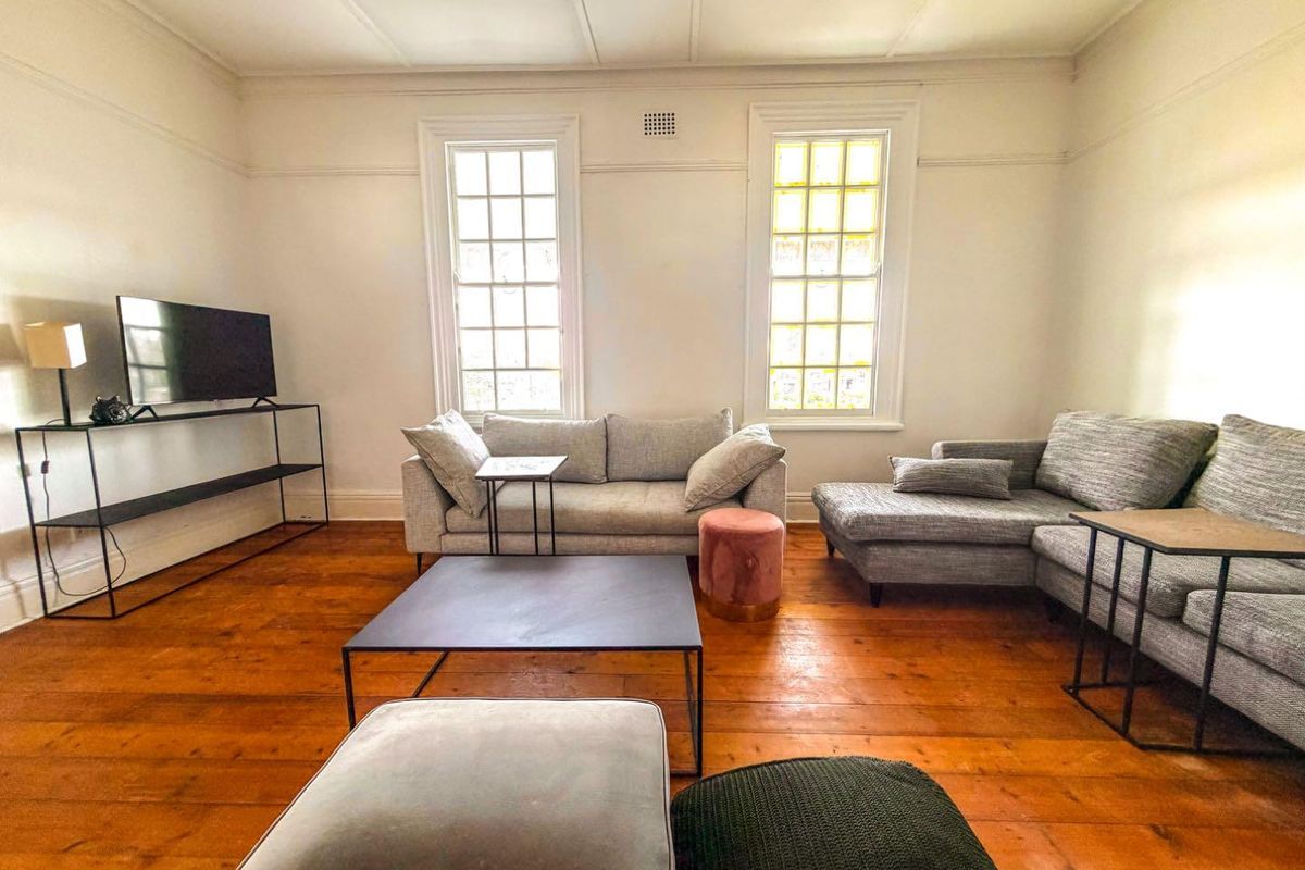 Large house - 1 month to 12 month rental - Photo 5