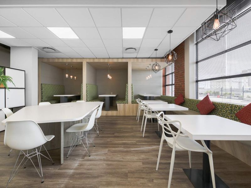Flexible coworking memberships in Regus Black River Park - Photo 4