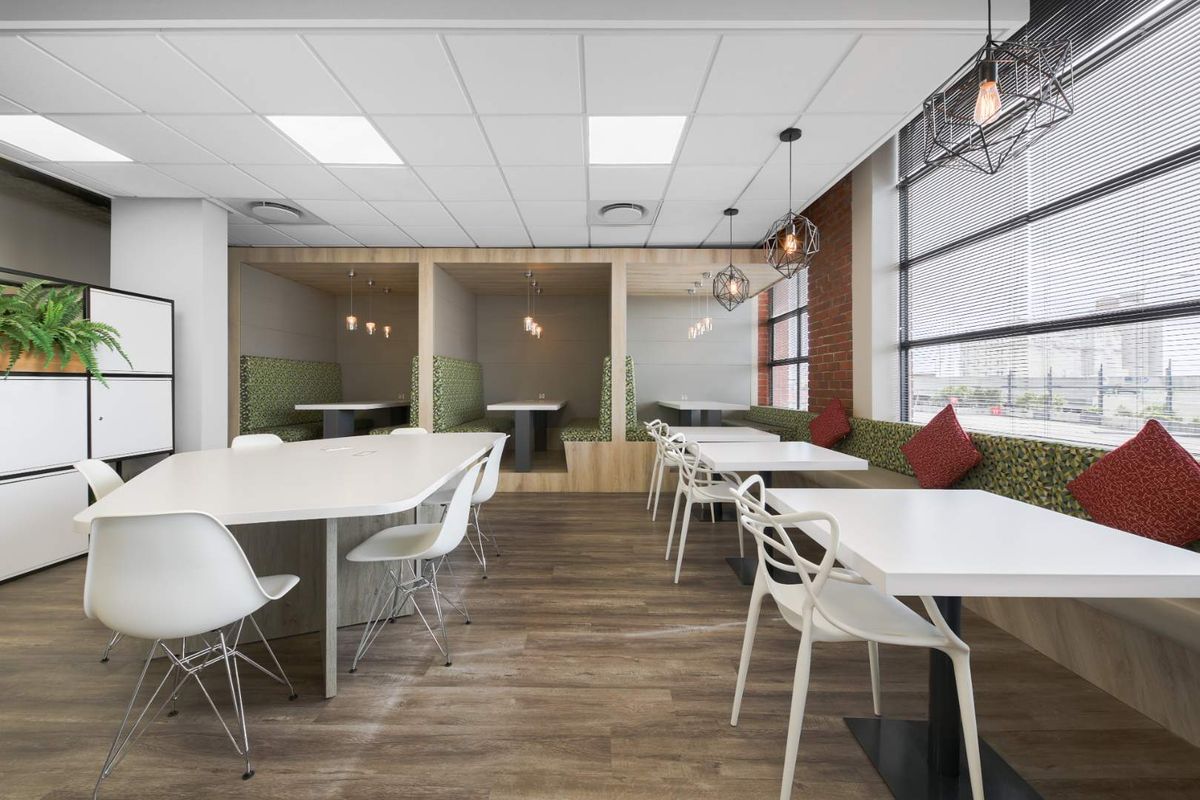 Flexible coworking memberships in Regus Black River Park - Photo 4