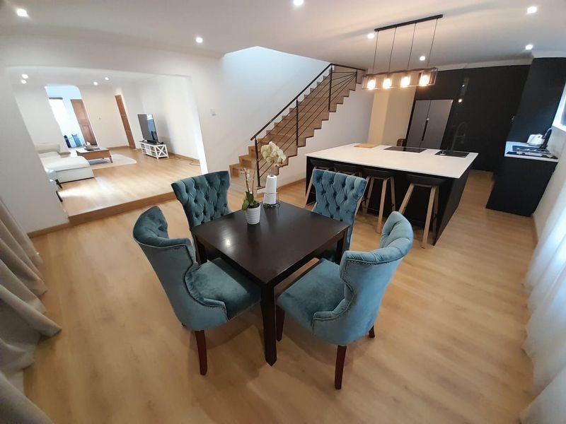 Astonishing estate ideally suited for a large family - Photo 9