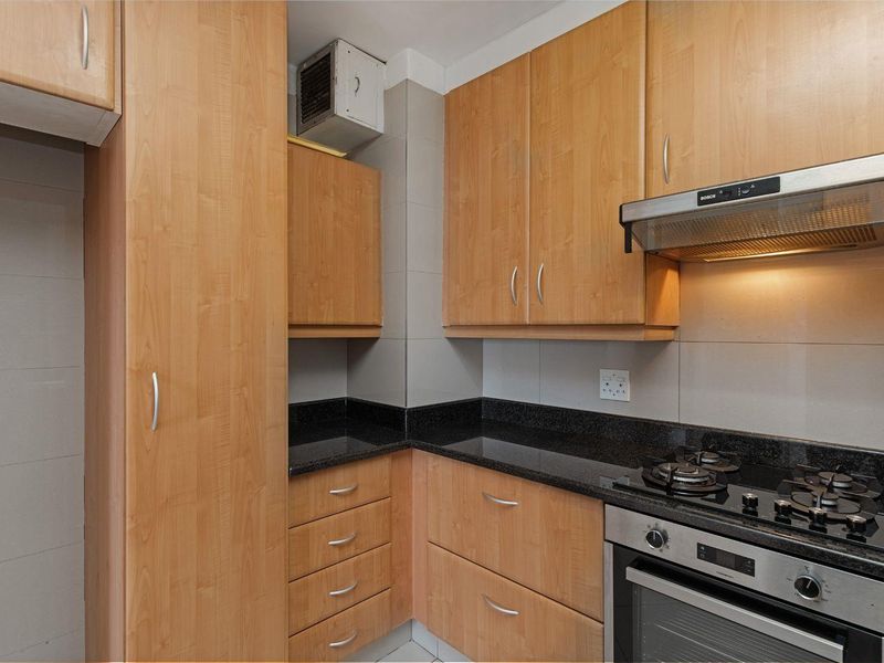 Spacious One Bedroom Apartment With Breathtaking Views - Photo 9