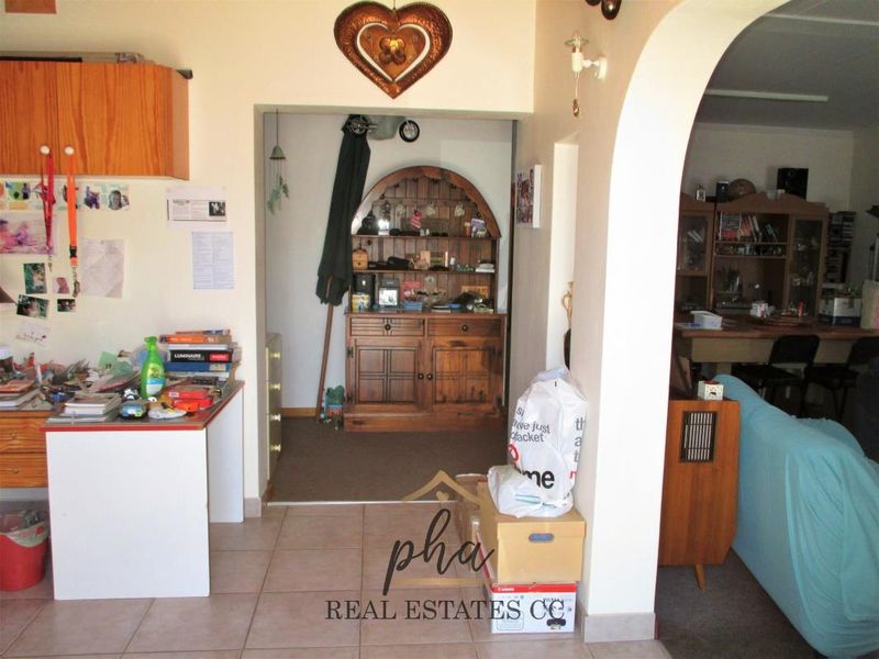 House with 2 flatlets for sale - Swakopmund - Photo 4
