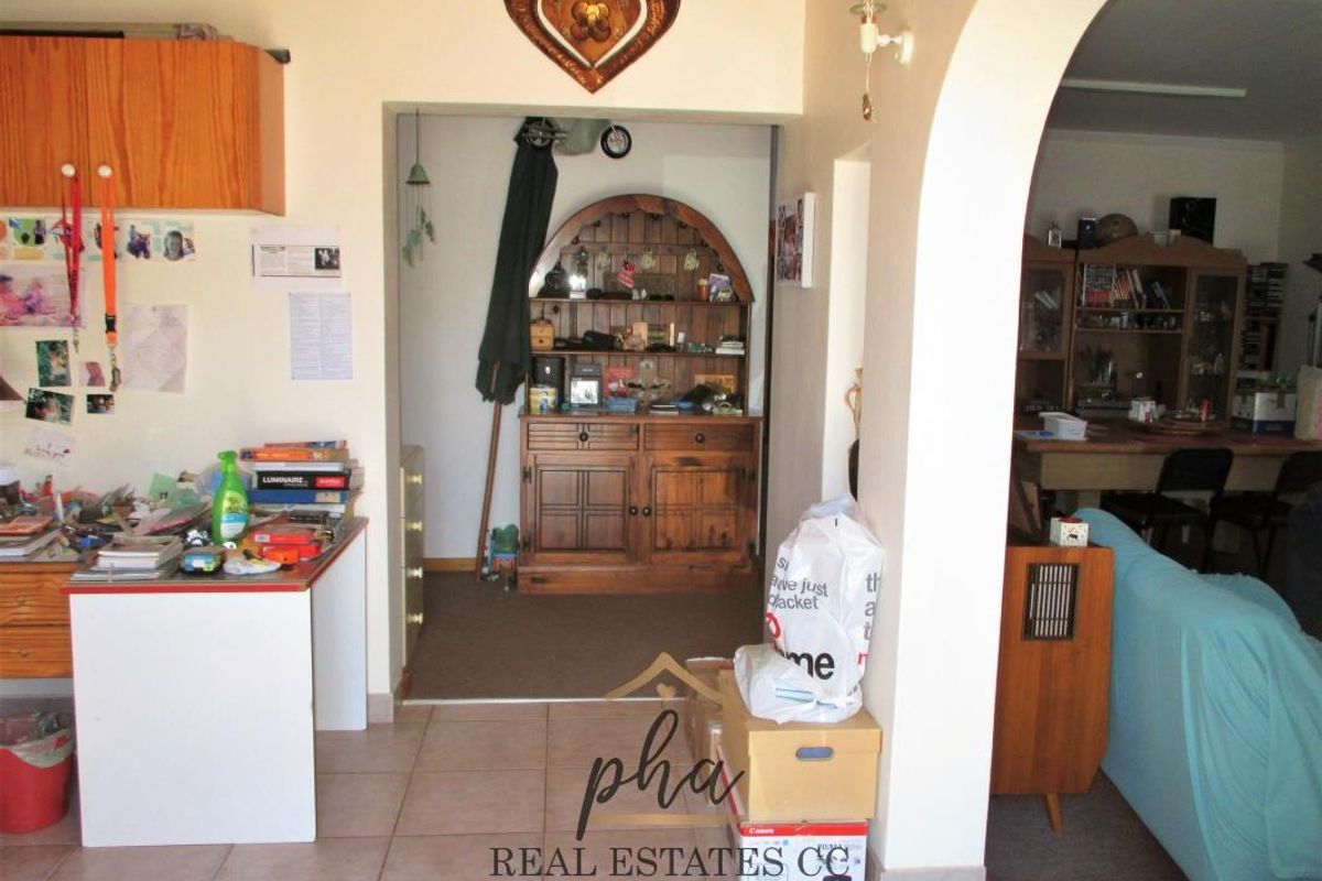 House with 2 flatlets for sale - Swakopmund - Photo 4
