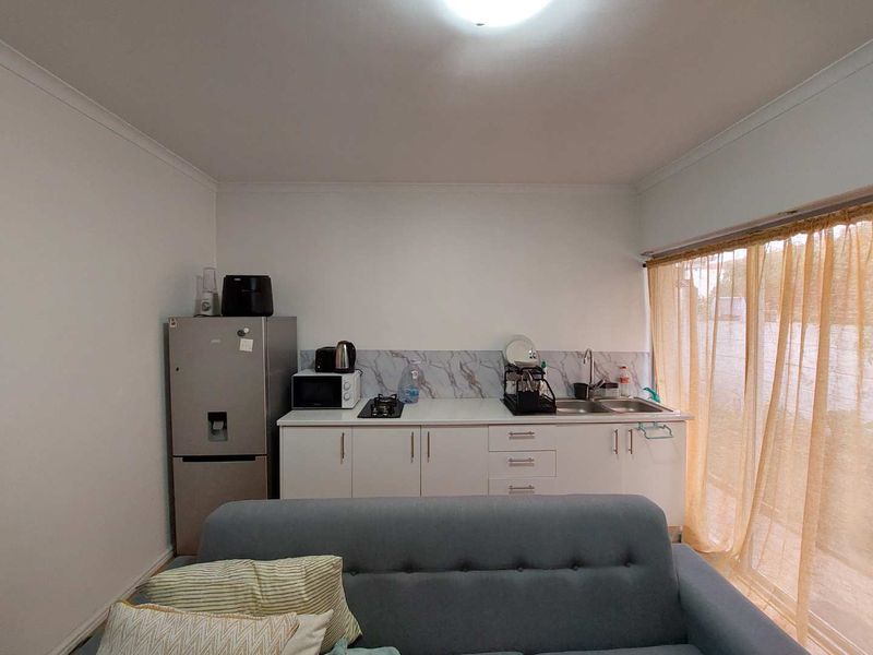Neat Flatlet In Sybrand Park - Photo 5