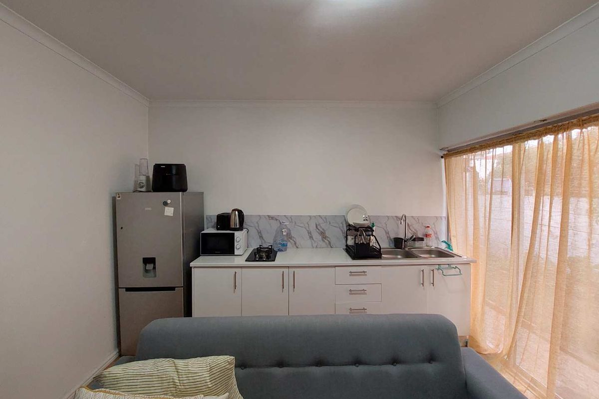 Neat Flatlet In Sybrand Park - Photo 5