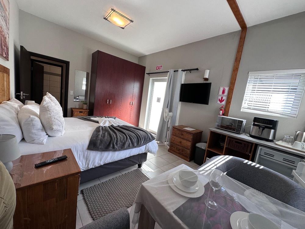 Downstairs room with own entrance from house and outside