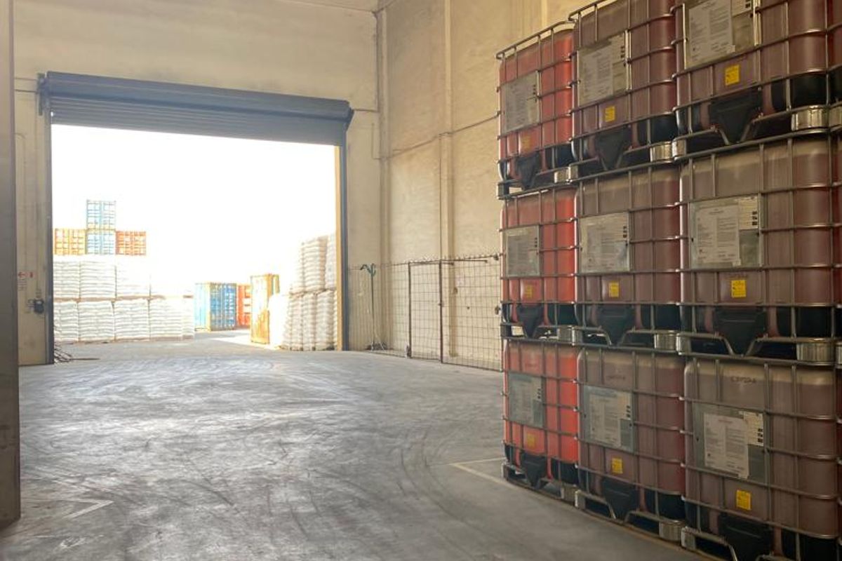 Walvis Bay harbour - Industrial facility with office building and 5 Warehouses - Photo 5