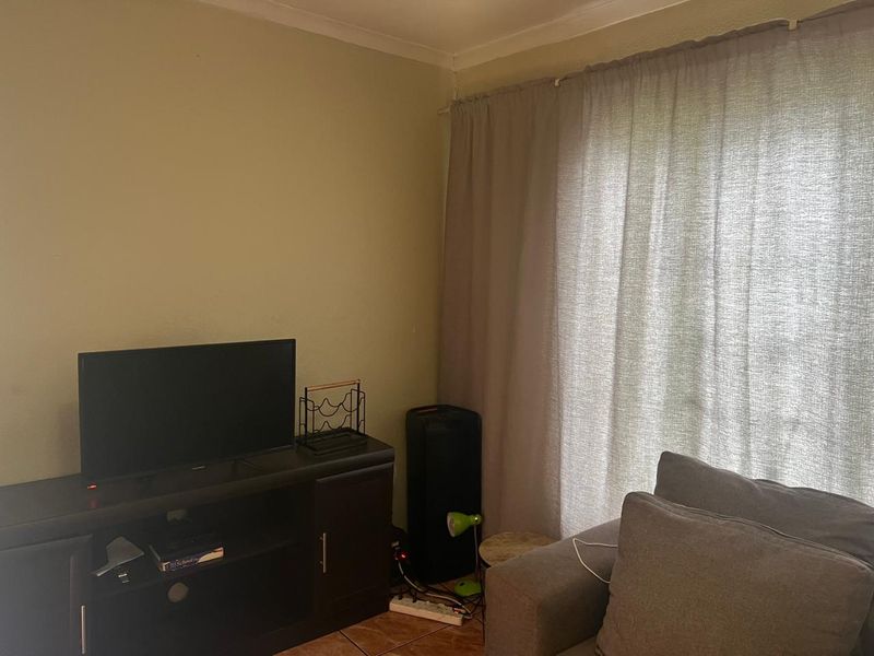 3 bedroom house for sale - Photo 5