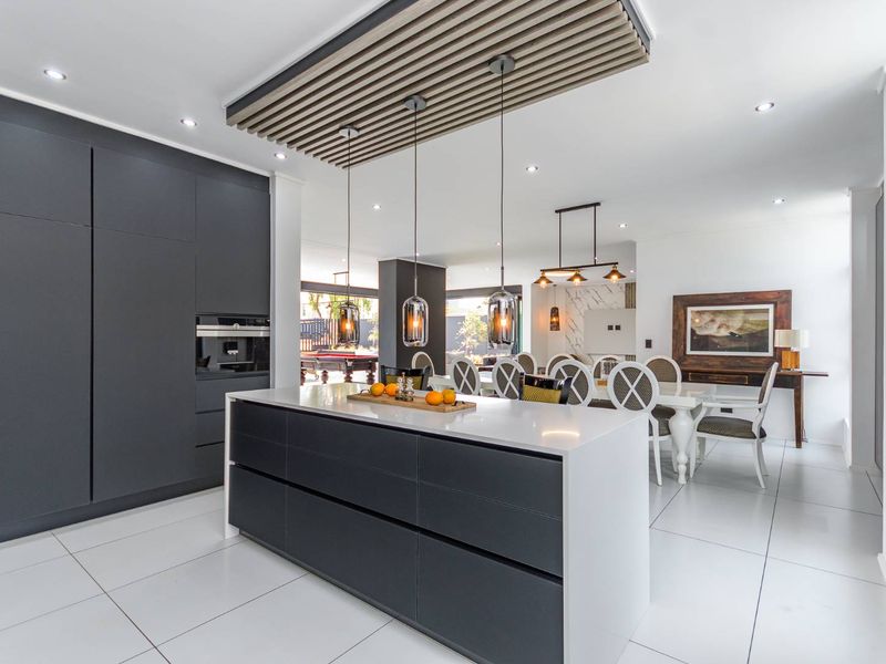 Home with a bold future - Photo 2