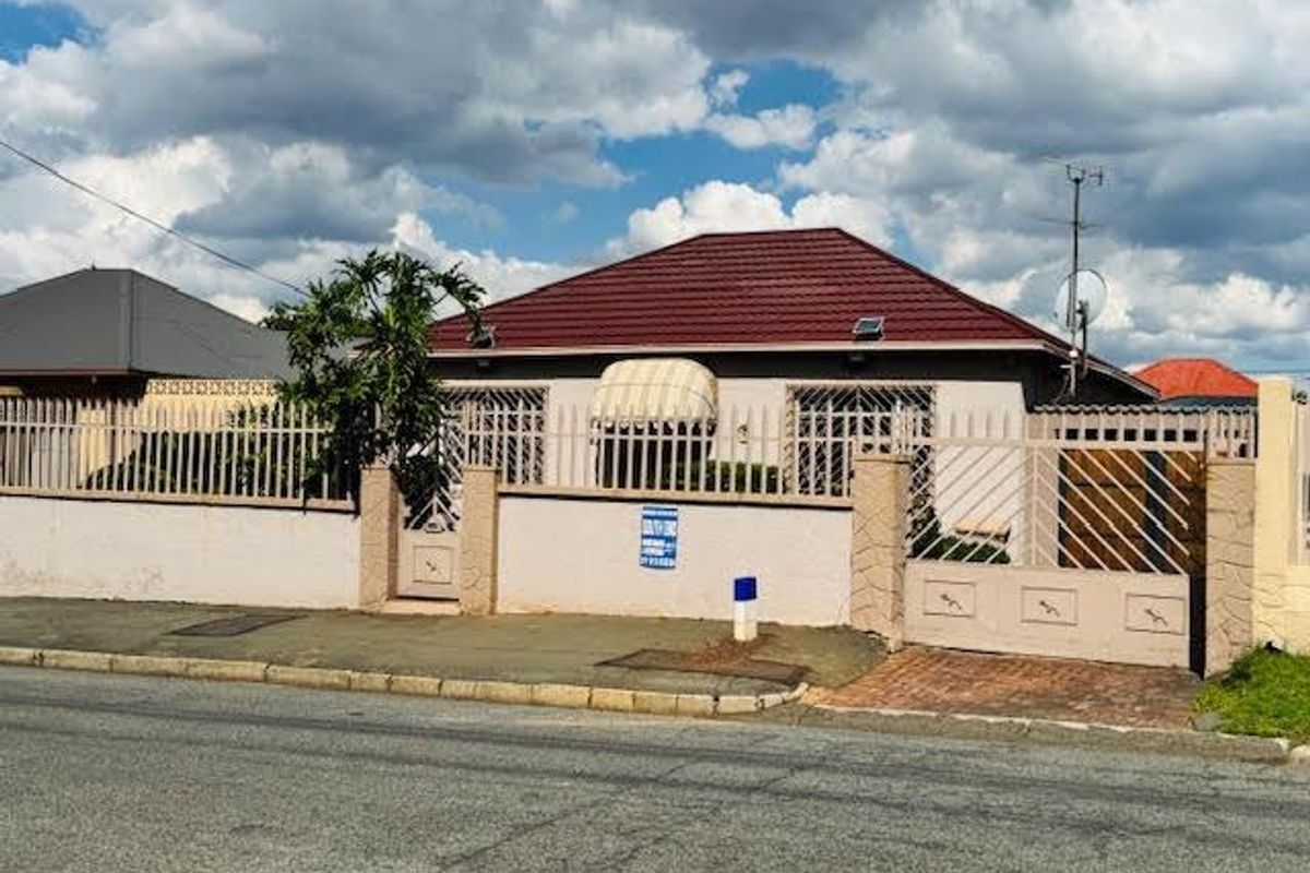 A Standout Regents Park Home with Smart Living Extras - Photo 3