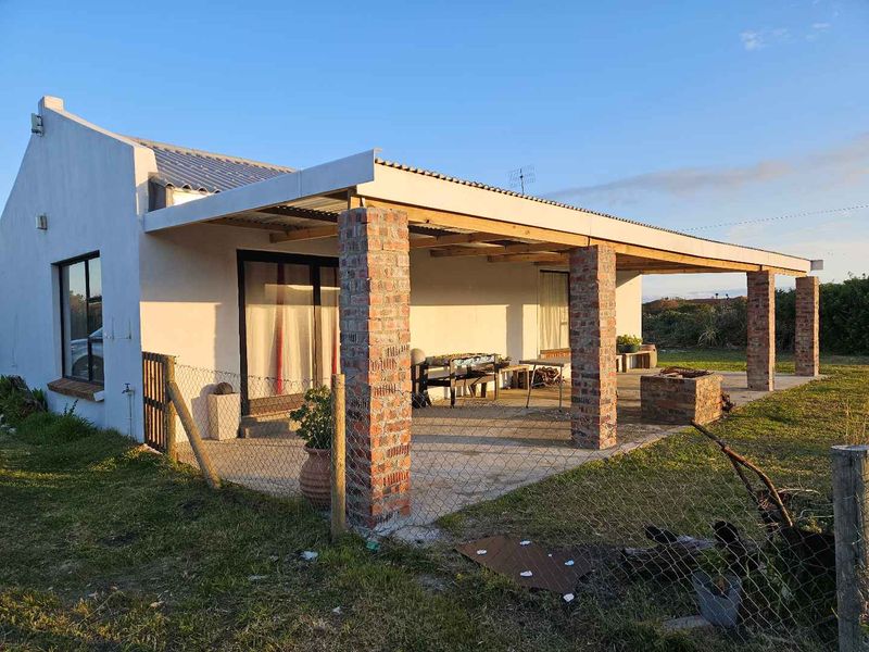 Furnished Pet Friendly in Bettys Bay : Ready September 2025 ! - Photo 2