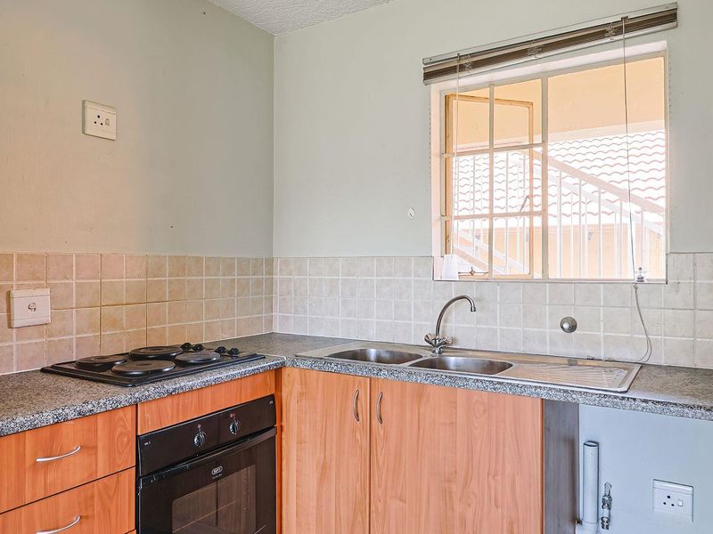 For the Upwardly Mobile - A Perfect One Bedroom Apartment - Photo 8