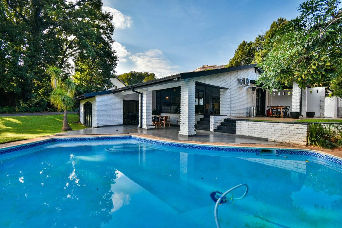 Full-Title home with loads of upgrades and plenty to offer - Murrayfield (Boomed-off security area) - Photo 2