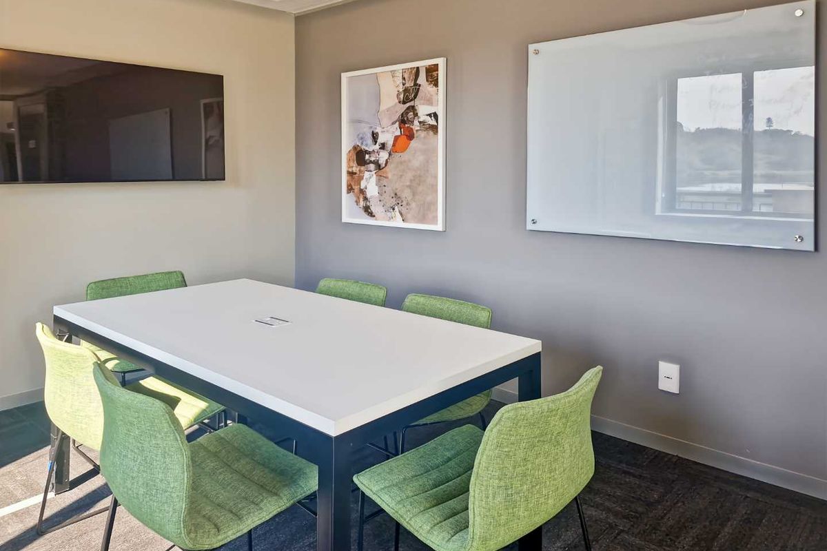 Represent your business professionally and have us take care of everything - Photo 3
