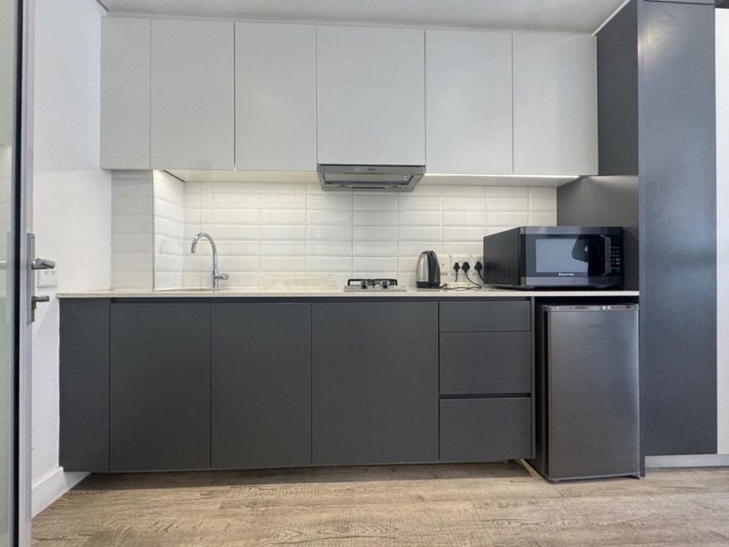 Stylish Studio with Breathtaking Views & Unbeatable Location - Photo 8