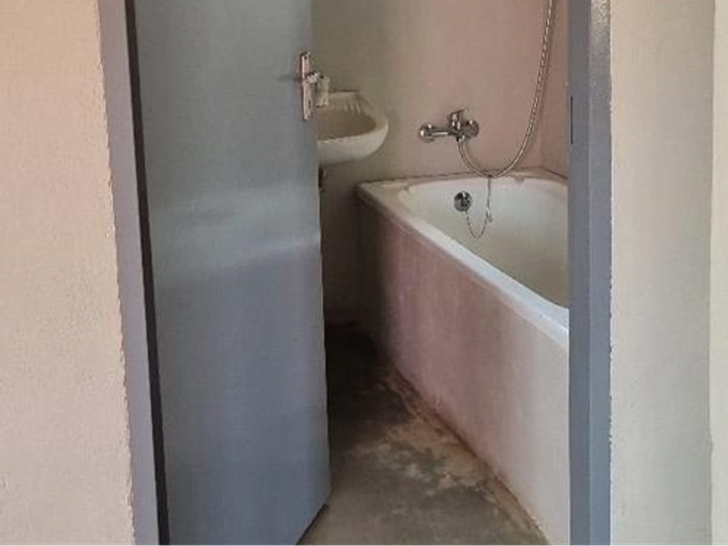 RDP house to rent in Soshanguve ext 13 - Photo 3