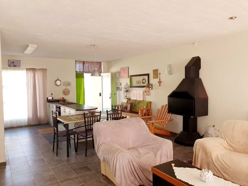 This well managed complex is freshly repainted. - Photo 9