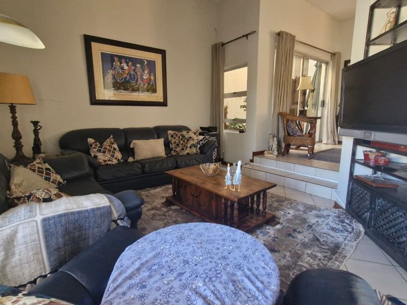 Luxury Awaits: Secure Home with Pool & Staff Quarters! - Photo 4