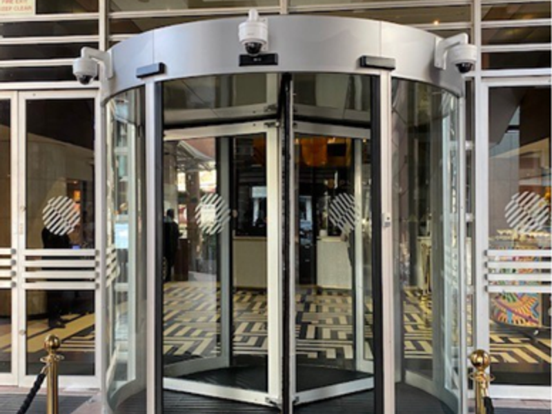 Elegant 2-Bedroom Apartment with Panoramic City Views - Photo 5