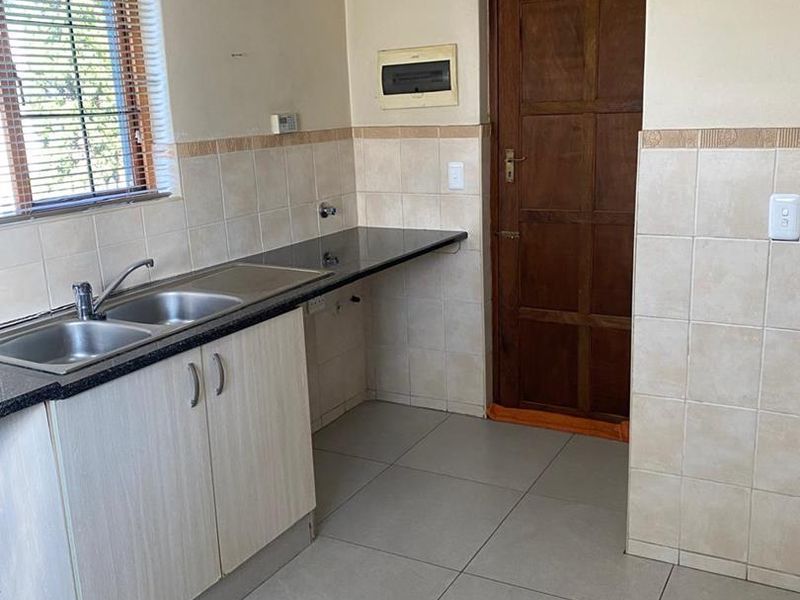 3 Bedroom Meyersig bargain home! - Photo 4