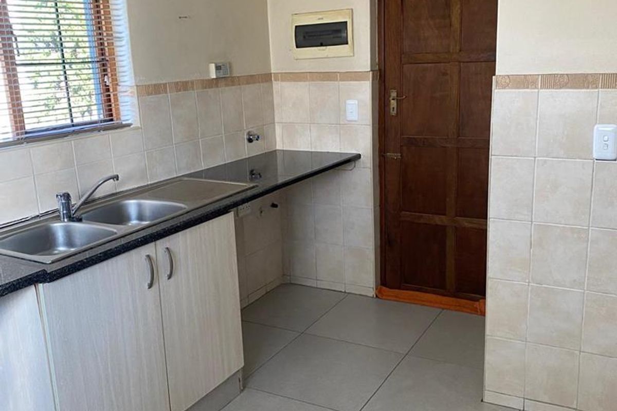 3 Bedroom Meyersig bargain home! - Photo 4