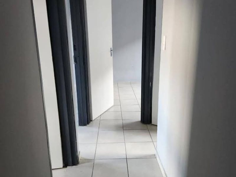 Charming 3-Bedroom House for Rent in Harare - Photo 5