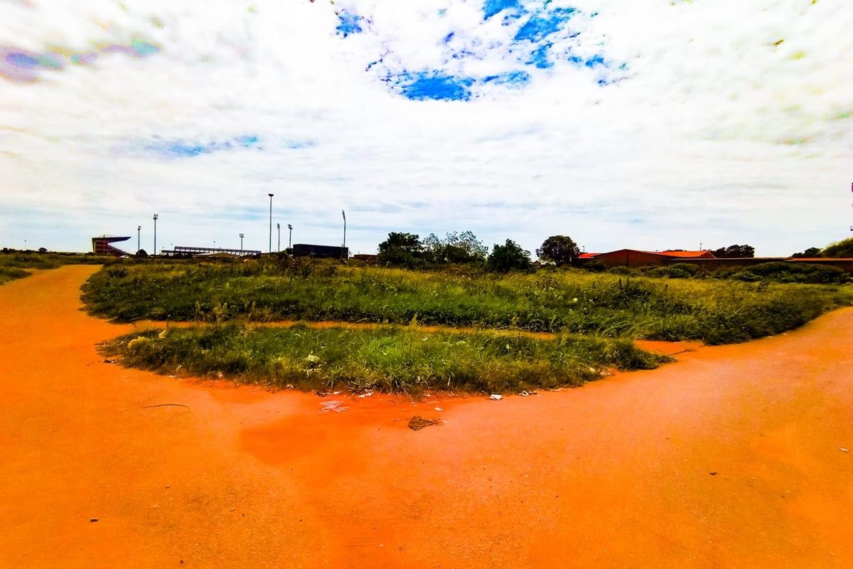 Vacant land on the market near Vosloorus stadium - Photo 3