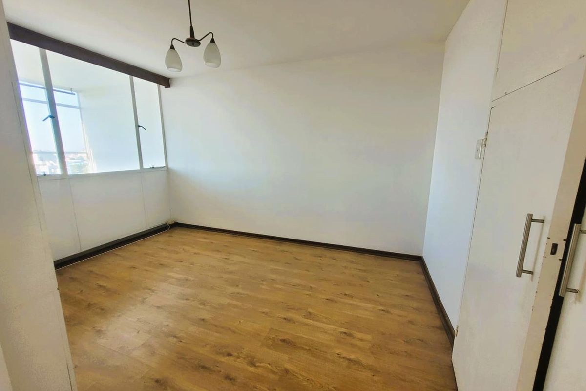 **Charming 1.5-Bedroom Apartment with Stunning Views in Durban** - Photo 4