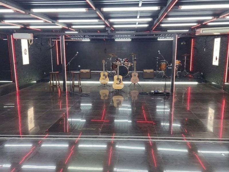 The Ultimate Creative Kingdom: Dual Venues & Triple-Studio Hub on Main Road, Bryanston - Photo 10