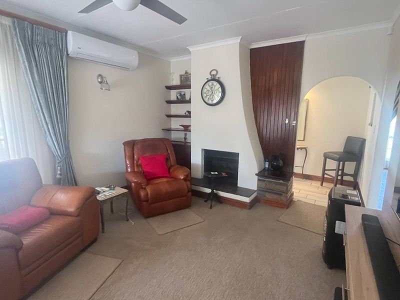 Beautiful family home in Brackendowns - Photo 9