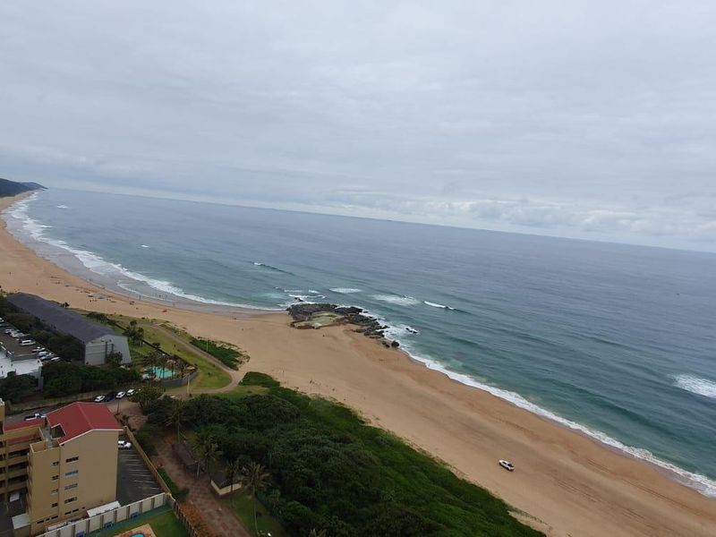 Stunning Beachfront Living holiday investment - Photo 3
