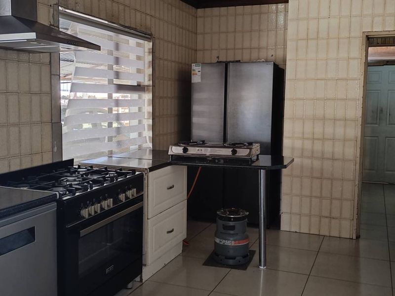 "Kempton Park Living: Your Perfect Family Retreat!" - Photo 8