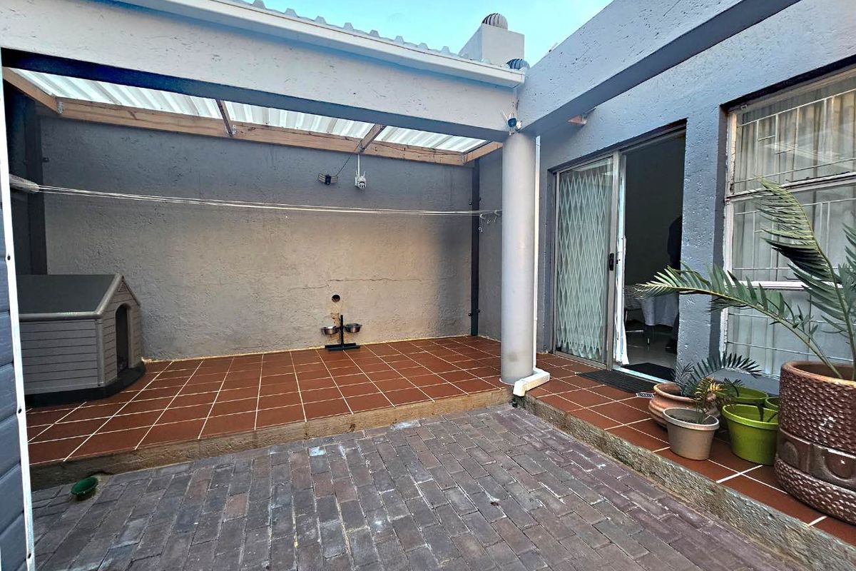 Tranquil Living with Modern Comfort awaits you in Radiokop - Photo 5