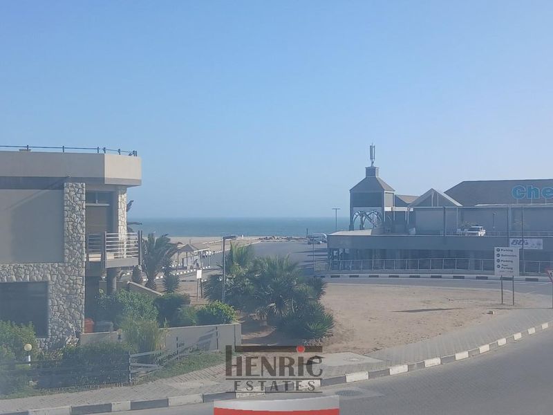 Grand Old Lady with Seaview - Photo 5