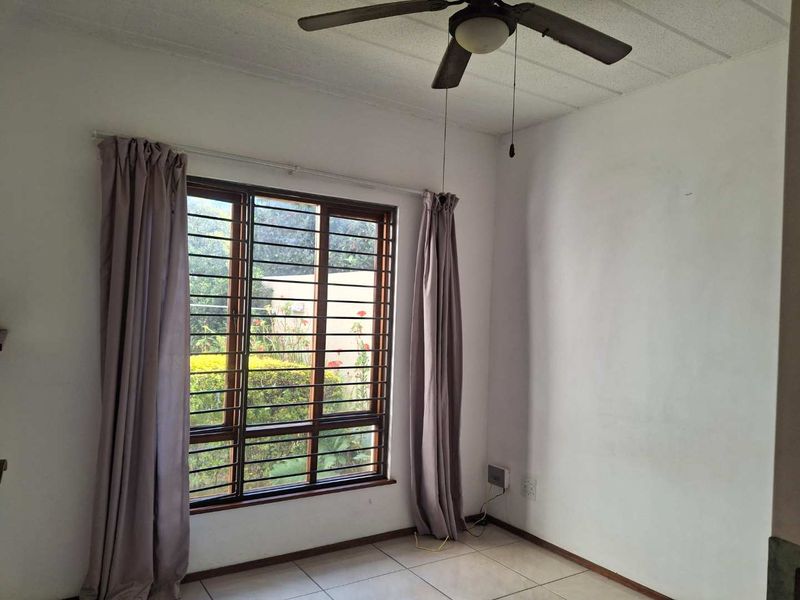 A LOVELY ONE BEDROOM GARDEN APARTMENT - Photo 7