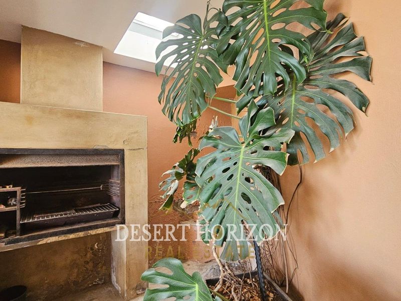 Lüderitz | Beautiful 5-Bedroom Seafront Home with a Unique Rock-Embedded Swimming Pool -Perfectly Blending with the Ocean Horizon - Photo 4