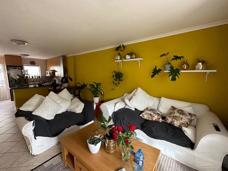 Spacious Townhouse In Popular Security Estate - Photo 8