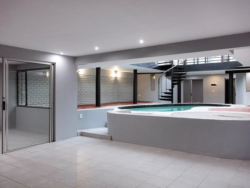 Stunning accommodation in Hatfield - Photo 5
