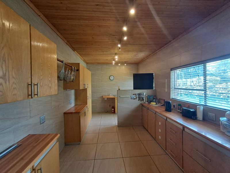 Main House & Cottage: Ideal for Family & Guests! - Photo 5