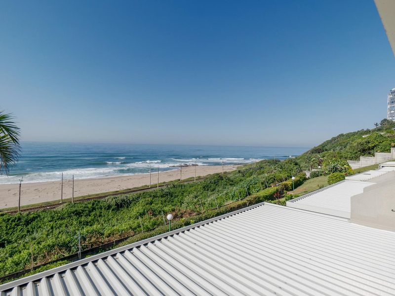 Uninterrupted sea views in this stepless unit - Photo 3