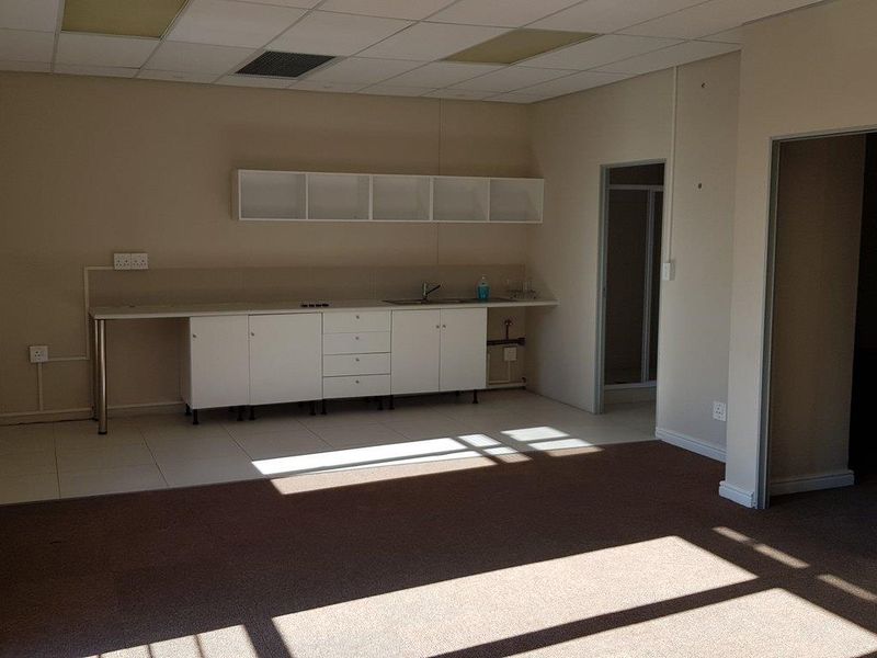 Neat Offices in Westlake Business Park - Photo 7