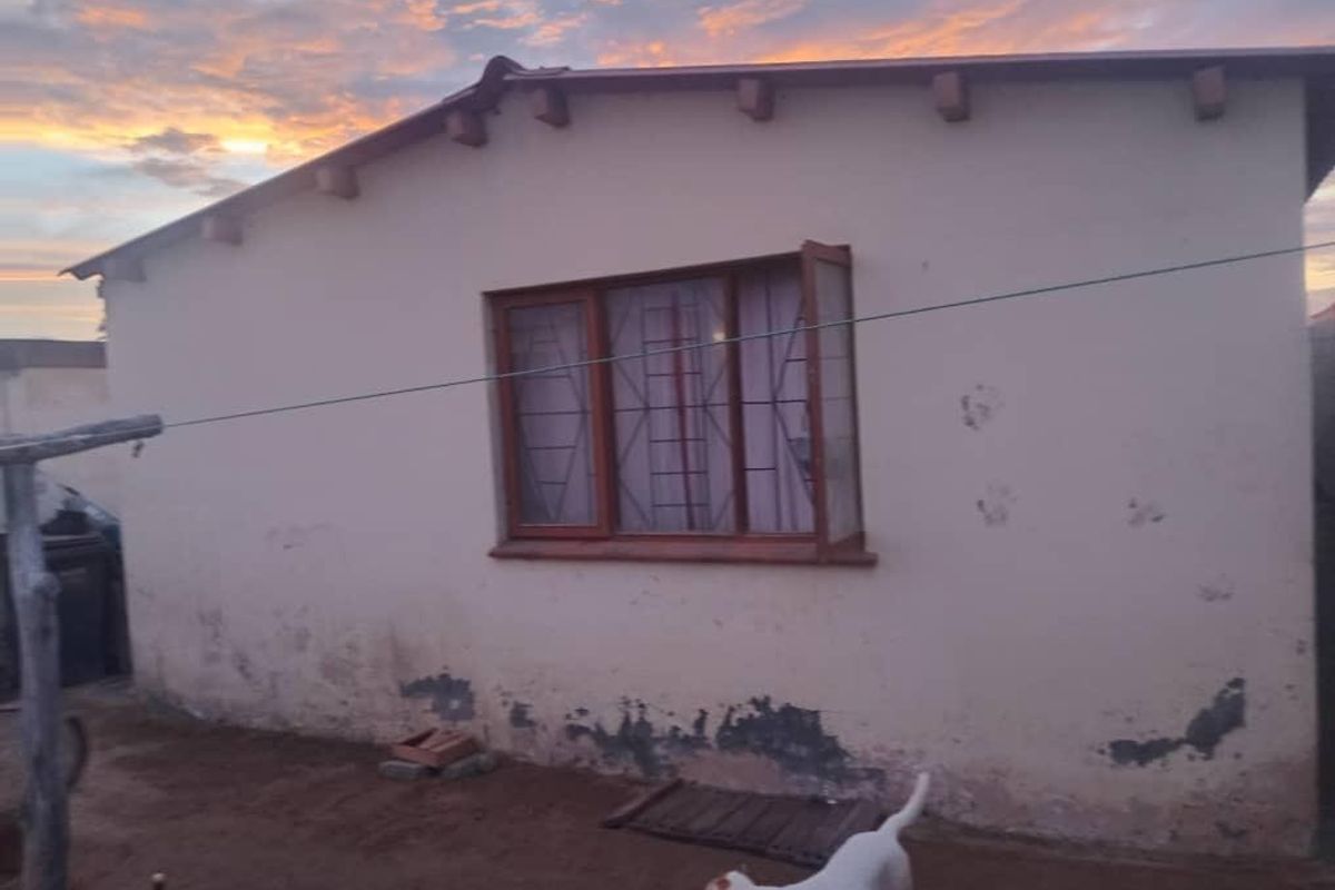 FOR SALE:3 bedrooms house for sale in,Kuisebmund, Walvis Bay, Selling price N$585000 cost included. - Photo 4