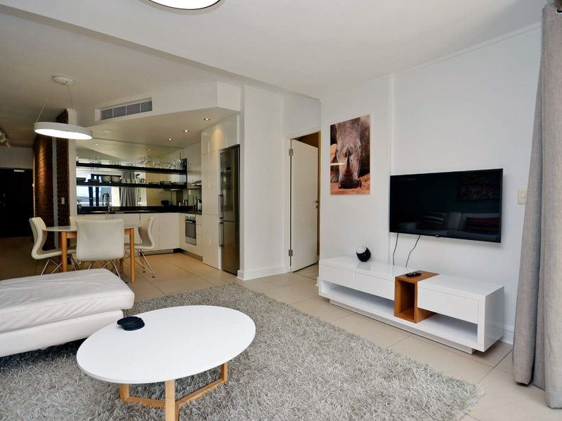 Stylishly furnished 2 bedroom apartment - Photo 4